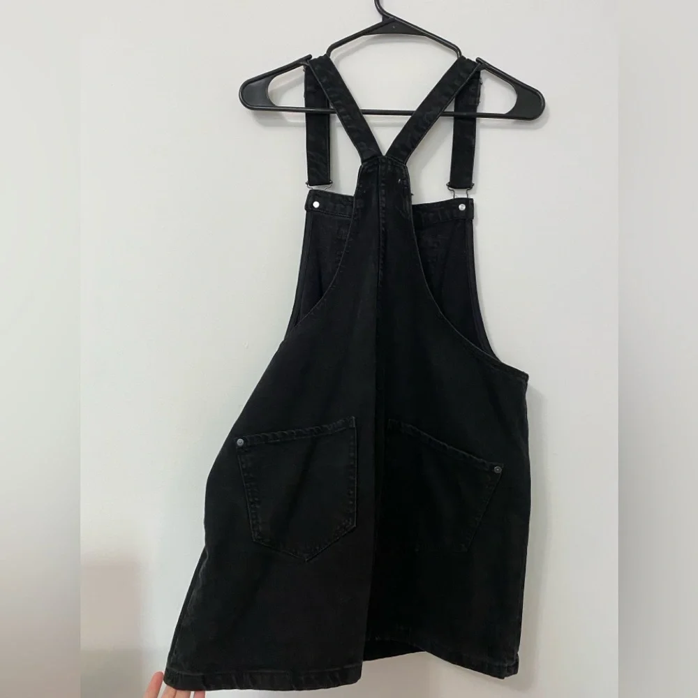 Black Overall Dress 🖤 - Picture 9 of 9